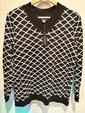 Studio Park NWT 1X Black White Geometric Knit Sweater